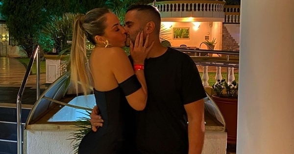 ¡Ndi! Ex modelo pidió el divorcio a su mena por un singular motivo