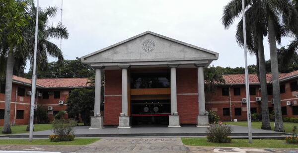 UNA anuncia paro académico en reclamo de nivelación salarial de docentes y funcionarios administrativos - El Independiente