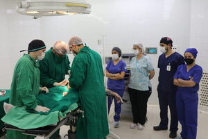 Habilitan nueva sala de procedimientos quirúrgicos urológicos en el Hospital de Clínicas