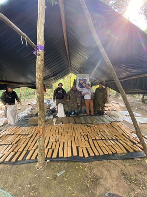 Hallan una gran cantidad de droga en Colonia de Yby Pyta | 1000 Noticias