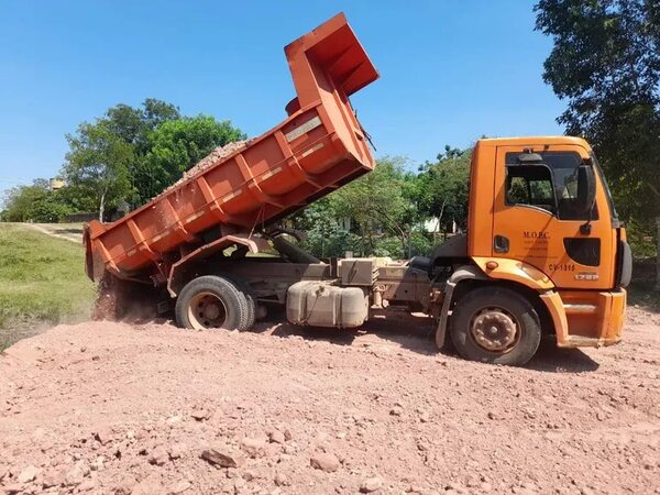 Ministra promete revitalizar las dependencias que tiene el MOPC en el interior del país - Economía - ABC Color