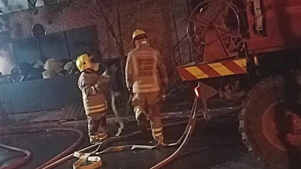 Bomberos controlan voraz incendio de fábrica de jeans tras 8 horas de arduo trabajo - Noticiero Paraguay