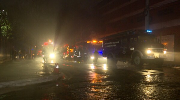 Incendio en depósito textil deja millonaria pérdida - trece