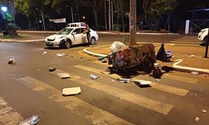 Vehículo choca contra recolector