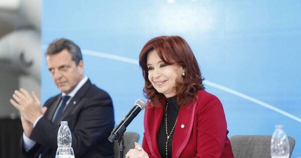 La Nación / Reabren causas contra Cristina Kirchner por lavado y obstrucción