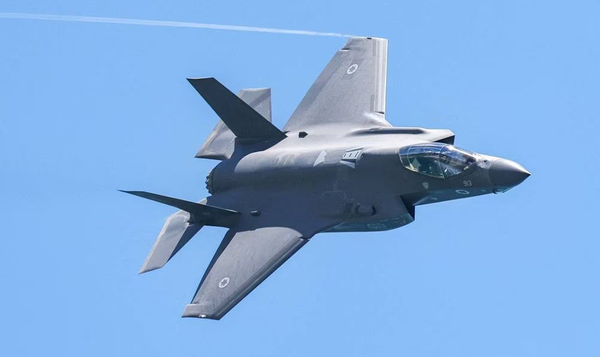 Hallan avión furtivo que desapareció en modo automático