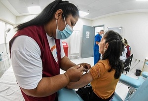 Vacunatorios aguardan a personas mayores para protegerlos con la vacuna bivalente | Lambaré Informativo