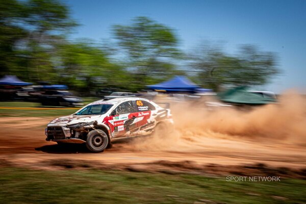 Versus / El Petrobras Rally Paraguay tiene nuevos líderes a falta de tres fechas para el cierre del campeonato