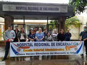 Personal administrativo del hospital regional de Encarnación se manifiesta por aumento salarial
