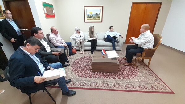 Director de EBY visita Itapúa para dialogar con autoridades