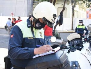 Conductora denuncia extorsión de agentes de la PMT de Asunción · Radio Monumental 1080 AM