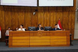 Gobernaciones advierten déficit de USD 281 millones para alimentación escolar y la UNA se moviliza por mayor presupuesto - MarketData