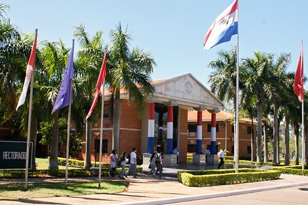 Docentes de la UNA en paro exigen nivelación | 1000 Noticias