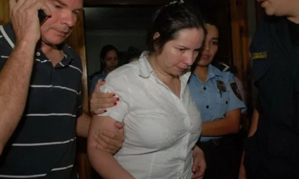 #UNANoTeCalles: “La Comepapeles” se entregó en San Lorenzo para cumplir su condena