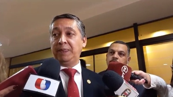 Diario HOY | Titular de Estadísticas pide apurar su interpelación en el Senado