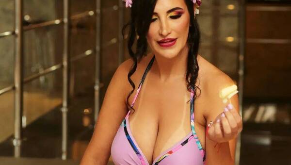 Luana Chamorro reaparece todo mamacita