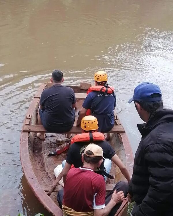 Itapúa: Realizan búsqueda de joven desaparecido en las aguas del arroyo Tembey - Policiales - ABC Color