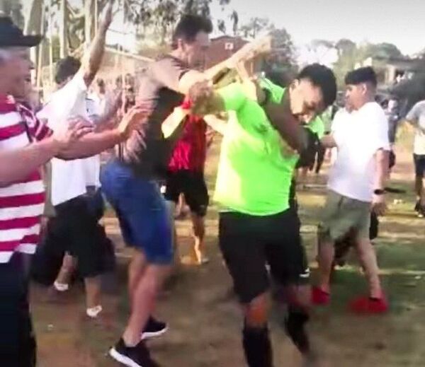 8 de Diciembre repudia violencia, pero omite agresión de DT - San Lorenzo Hoy