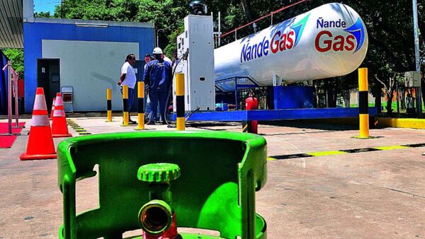 Argentina retiene al menos 12 camiones paraguayos con gas licuado de petróleo