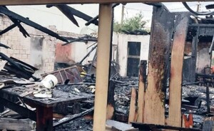 Incendio redujo a cenizas una vivienda en Santa Rita