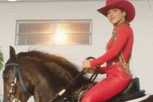 [VIDEO] Mañana sale el nueva tema, onda "Peso Pluma", de Shakira