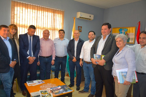 Yacyretá coordina acciones y evalúa proyectos financiados por la binacional en el sur del país - .::RADIO NACIONAL::.