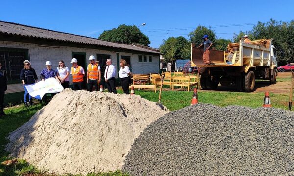 Realizan palada inicial para la remodelación de guardería municipal en Hernandarias