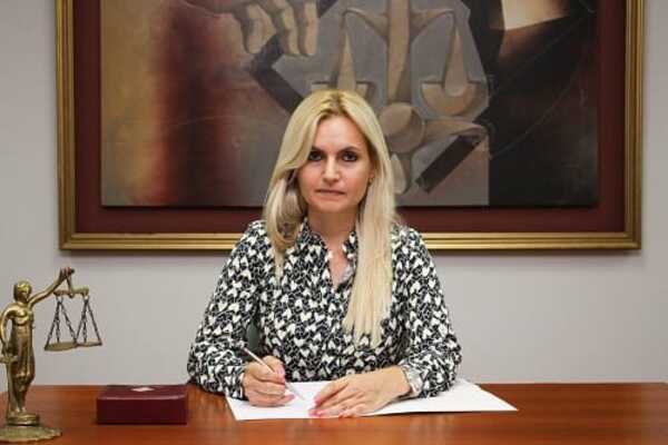 Ana Girala recusa al juez por supuesta parcialidad manifiesta - Judiciales.net