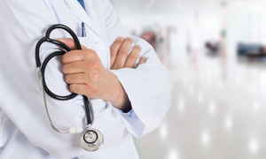 Interpol presume que hay egresados falsos ejerciendo medicina en Paraguay