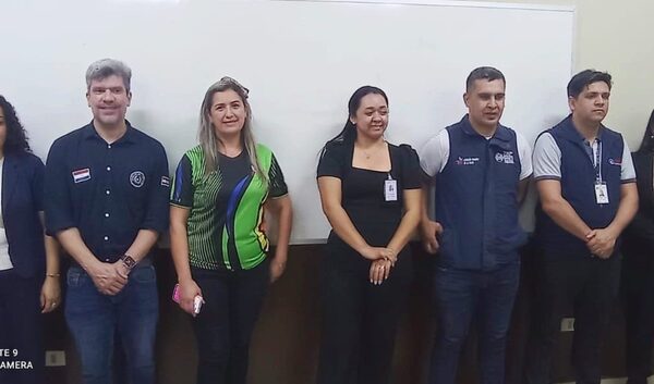 Autoridades de salud se reúnen con padres de la escuela Soldado Paraguayo de Ciudad del Este tras rechazo a vacunas