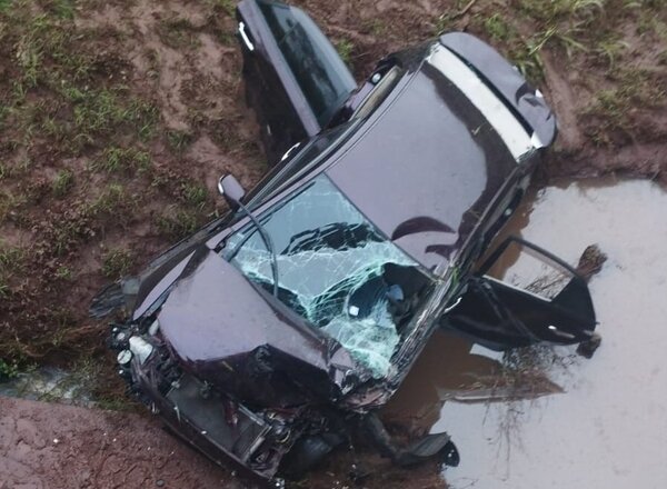 Automovilista cae de un puente en Carmen del Paraná · Radio Monumental 1080 AM