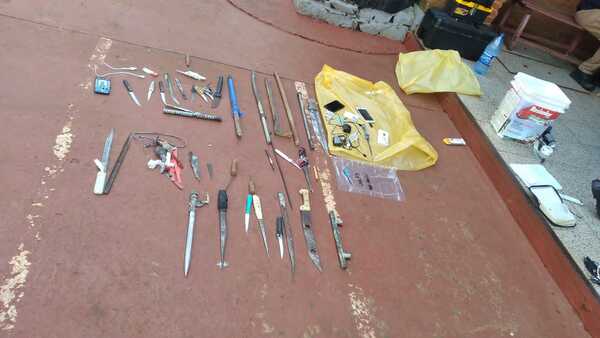 Incautan armas, droga y celulares durante requisa en el CERESO | 1000 Noticias