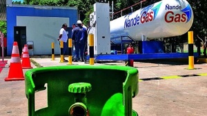 Retención de camiones con gas en Argentina: Conductores desamparados sin agua y baño