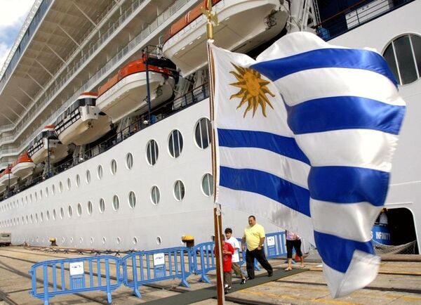 Uruguay grava turismo fluvial con un impuesto para financiar controles fronterizos | 1000 Noticias