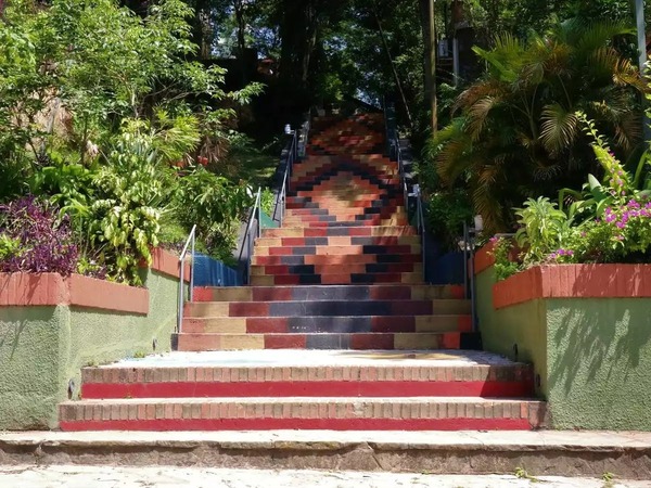 Nuevos avances en la restauración de la escalinata de San Bernardino - Portal Digital Cáritas Universidad Católica