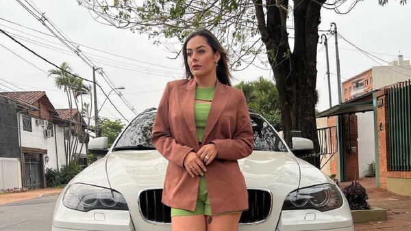 Larissa Riquelme denunció que una misteriosa camioneta le siguió