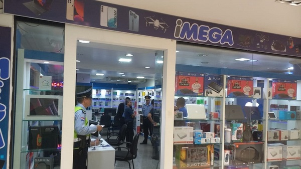 CDE: Asaltan a turista en pleno local comercial y le obligan a abandonar el país - Noticias Paraguay