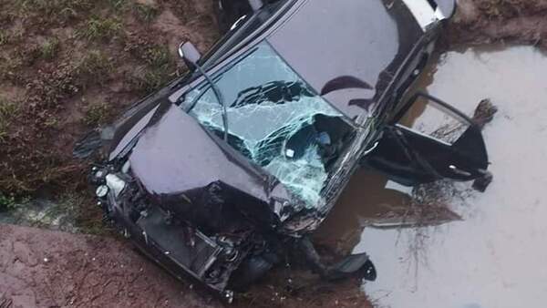 Automovilista quedó herido tras caer a un arroyo en Carmen del Paraná