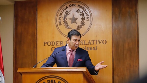 "Havẽmbátama la Itaipúpe", ironiza Ovelar sobre pariente en la binacional