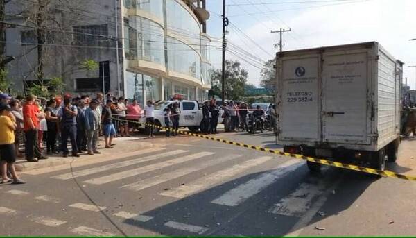 Cobró una plata, subió a su moto, chocó y murió anga
