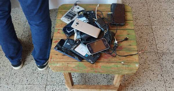 La Nación / Allanan cárcel de Encarnación y requisan armas y drogas