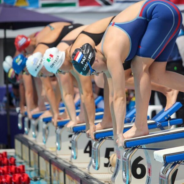 Equipo juvenil de natación se destaca en Sudamericano