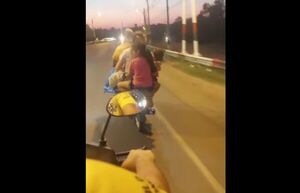 Diario HOY | VIDEO| Criminal: conducía borracho su moto, llevaba a su pareja y a sus tres hijos