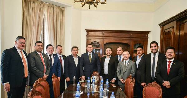 La Nación / Tras recientes fugas: abdistas ratifican su apoyo al gobierno de Santiago Peña