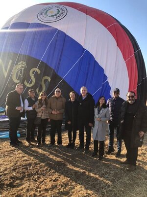 Despega globo aerostático para celebrar relaciones diplomáticas entre Paraguay y Türkiye