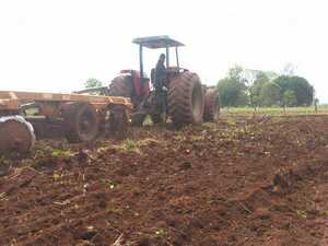 Pequeños productores de Encarnación reciben apoyo para mejorar sus cultivos