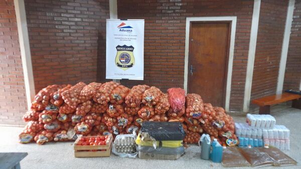 DECOMISAN GRAN CANTIDAD DE PRODUCTOS DE APARENTE CONTRABANDO EN ENCARNACIÓN