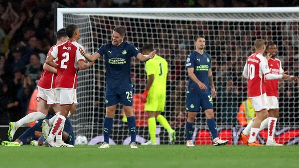 El Arsenal descorcha la 'Champions' con brillantez