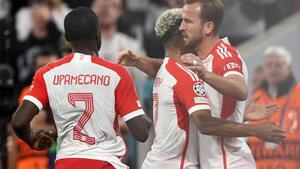 Bayern derrota al United en una fiesta de goles