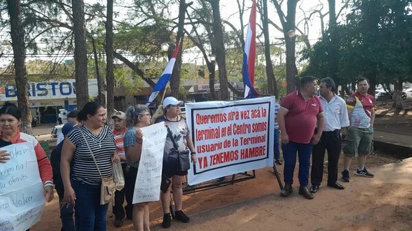 Vendedores de Terminal de Buses de J. E. Estigarribia se quejan de pocas ventas - Nacionales - ABC Color